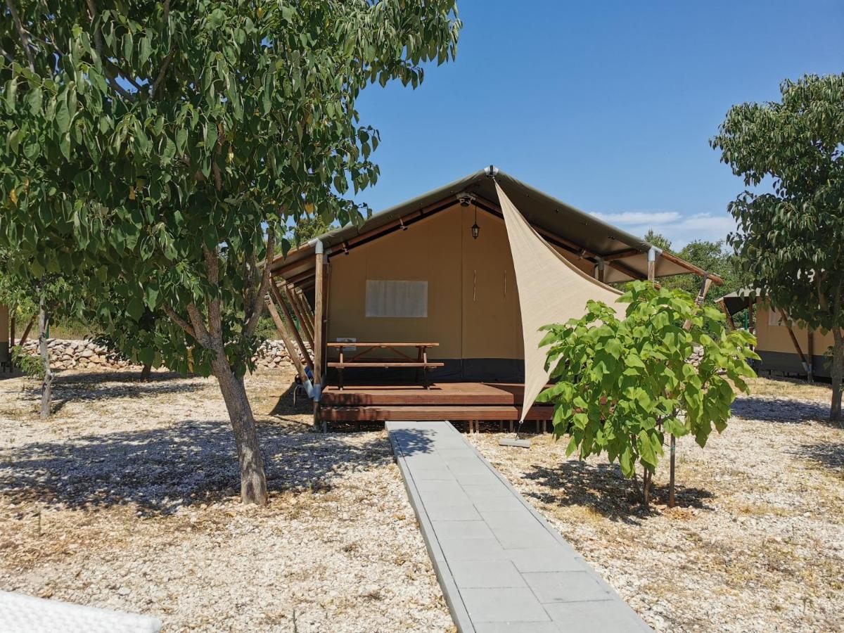 Grande Glamping Biograd Na Moru Exterior foto