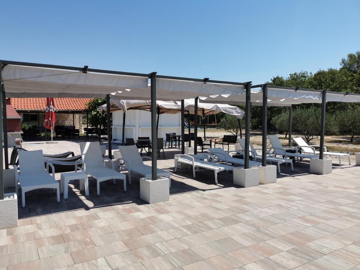 Grande Glamping Biograd Na Moru Exterior foto