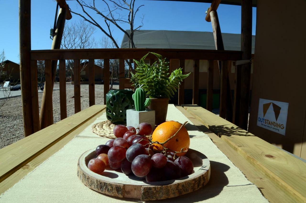 Grande Glamping Biograd Na Moru Exterior foto